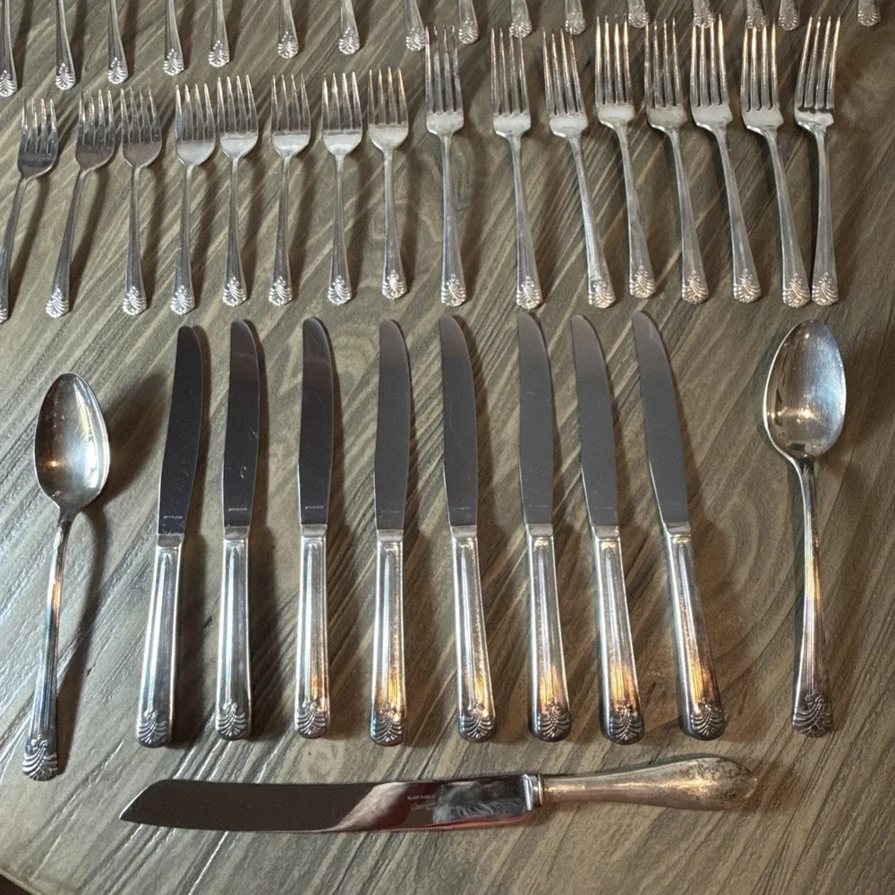 51pc Vogue Silverplate Flatware Set by International Silver 1938 w/ Wood Chest